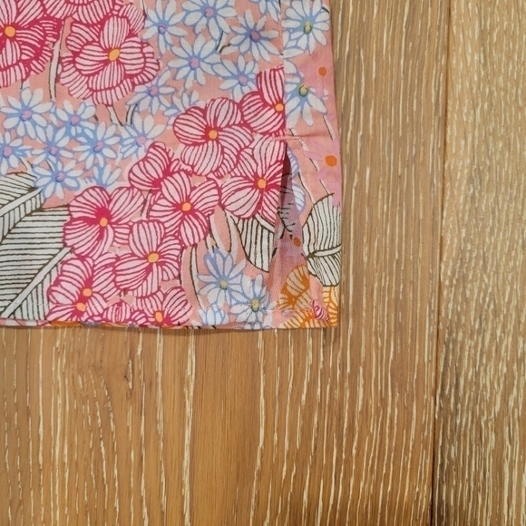 Talbots Women's Floral ruffle vneck side slit top size Medium petite - Picture 6 of 7